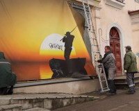 На улице Крупской демонтировали незаконную рекламу
