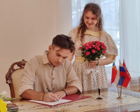 В Смоленске зарегистрирована 1000-я с начала 2024 года пара молодоженов